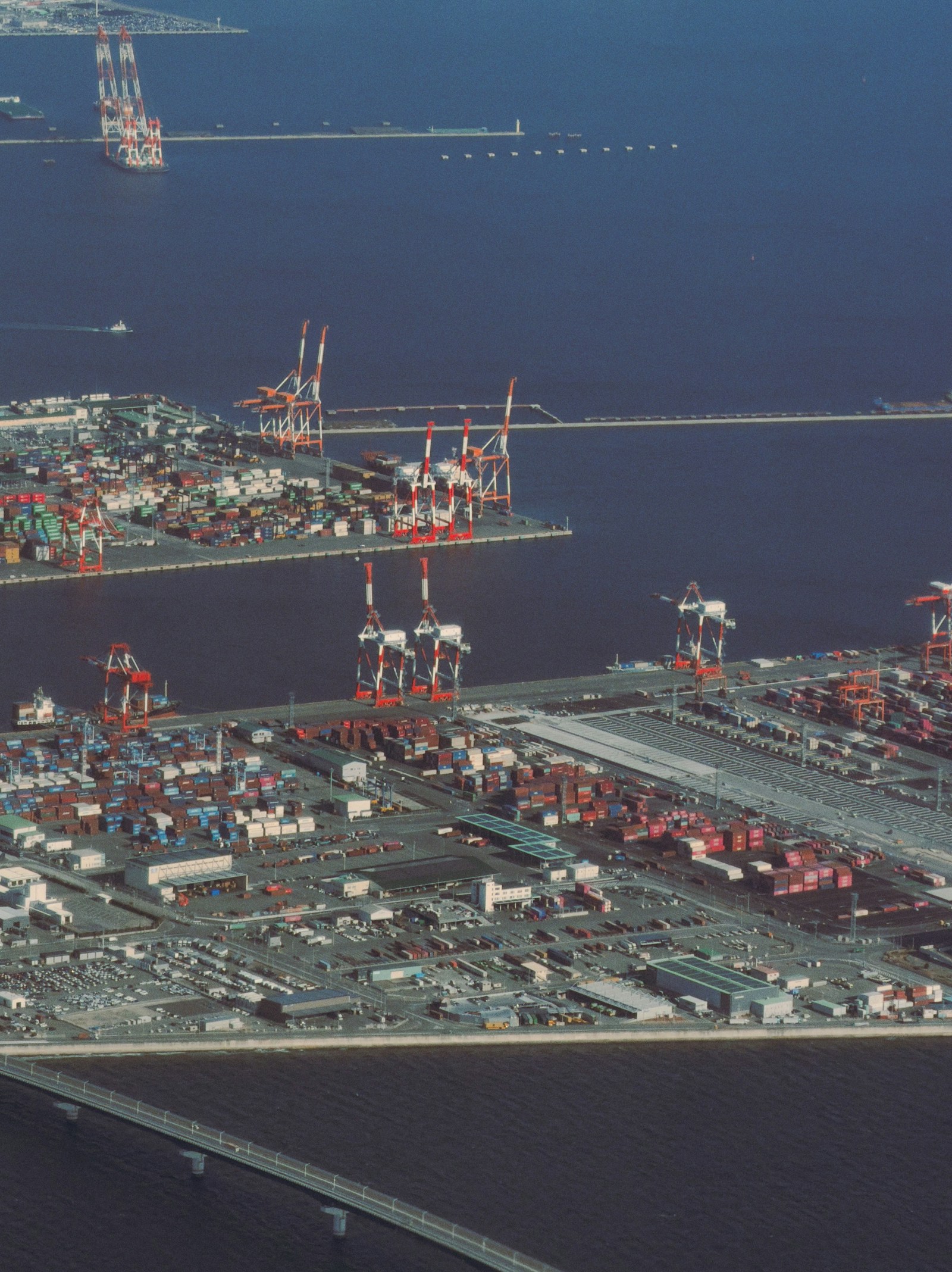 上海港口与国际航运联动场景